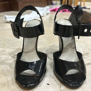 Black bulk heels cute with buckle
